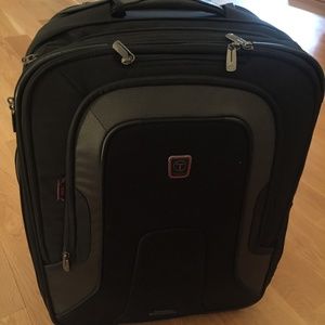 COPY - Tumi T-Tech 2-Wheeled Black Suitcase - LIKE NEW!